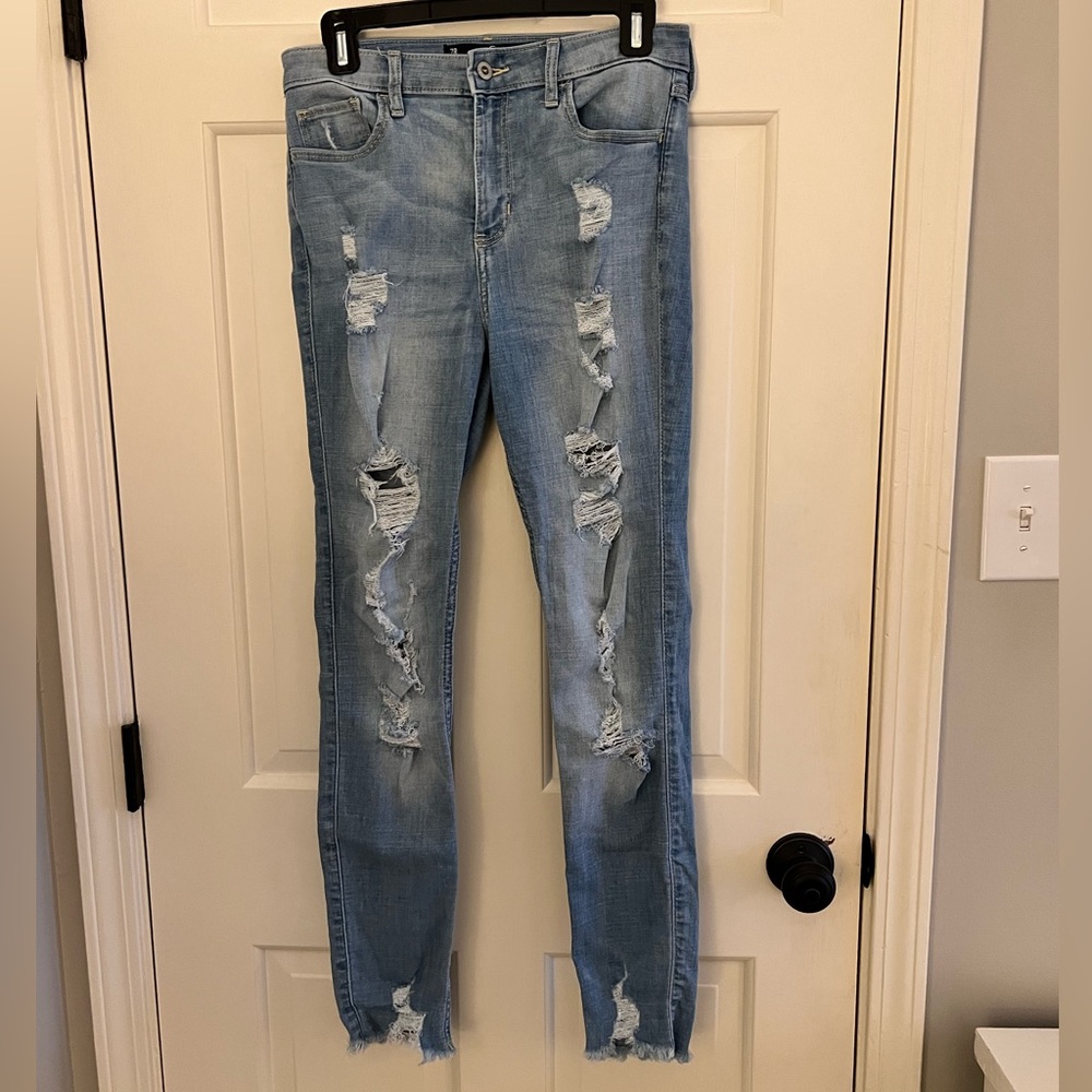 Hollister High-Rise Super Skinny Classic Stretch Distressed Denim size 7R
